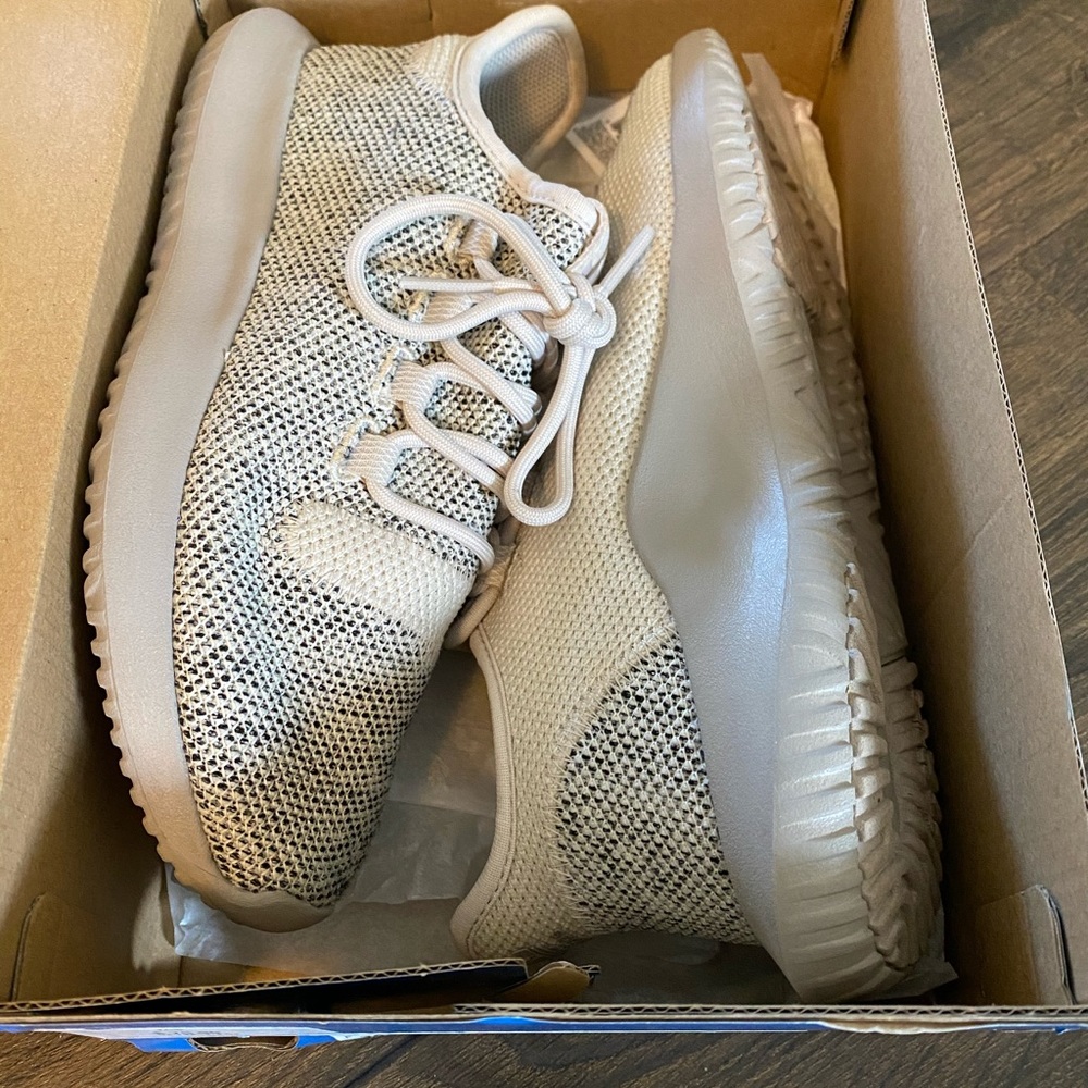 Adidas tubular shadow